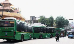 "Green Buses" lining up at Nepali Mandir, Guwahati
